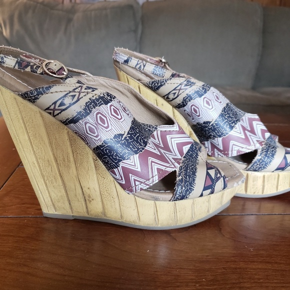 Jessica Simpson Wedges - Picture 2 of 4